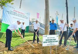 Vietcombank chi nhánh Hải Dương trồng 1 nghìn cây xanh